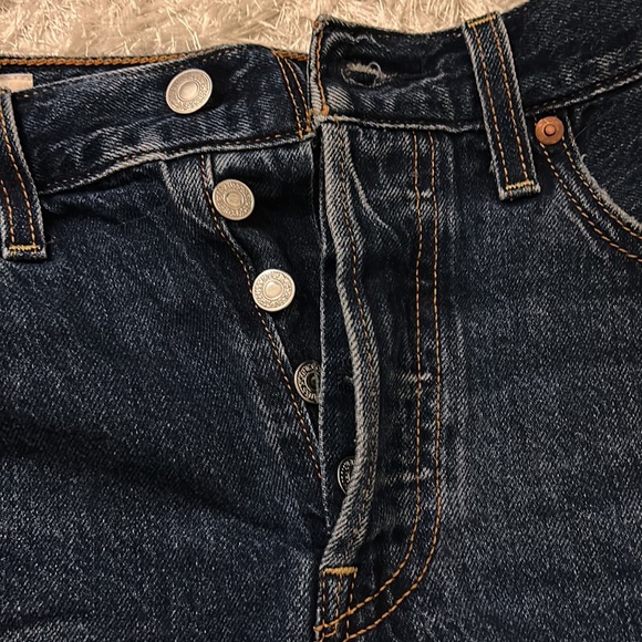 2 LEVIS Ribcage Shorts - Picture 6 of 10